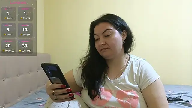 Snapshot of BBW_MILF_4U chatting on March 1, 2025, 5:38 pm BBW MILF 4U online show from March 1, 2025, 5:38 pm