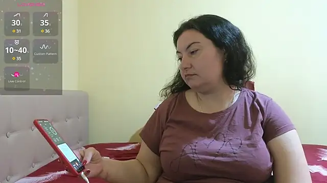 Snapshot of BBW_MILF_4U chatting on March 10, 2025, 11:12 am BBW MILF 4U online show from March 10, 2025, 11:12 am