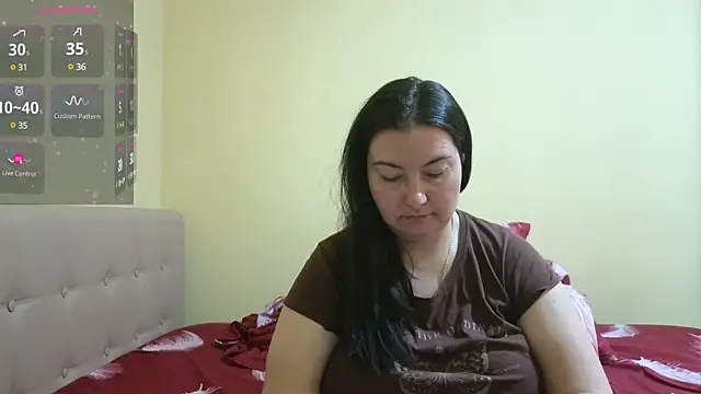 Snapshot of BBW_MILF_4U chatting on March 16, 2025, 11:27 am BBW MILF 4U online show from March 16, 2025, 11:27 am