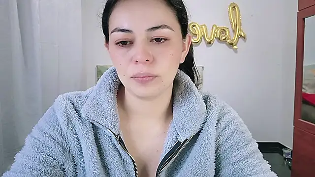 Snapshot of mayhott2 chatting on March 20, 2026, 12:22 am mayhott2 online show from March 20, 2026, 12:22 am