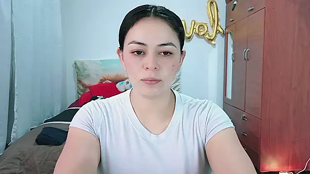 Snapshot of mayhott2 chatting on March 13, 2026, 11:43 pm mayhott2 online show from March 13, 2026, 11:43 pm