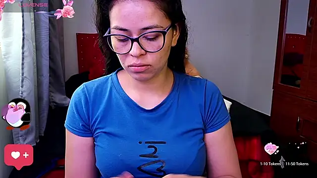 Snapshot of mayhott2 chatting on September 10, 2025, 5:56 pm mayhott2 online show from September 10, 2025, 5:56 pm