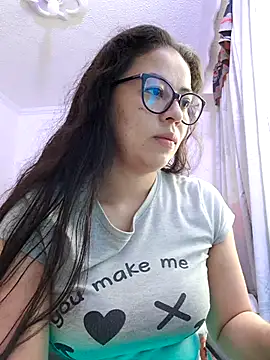 Snapshot of mayhott2 chatting on October 1, 2025, 5:28 pm mayhott2 online show from October 1, 2025, 5:28 pm