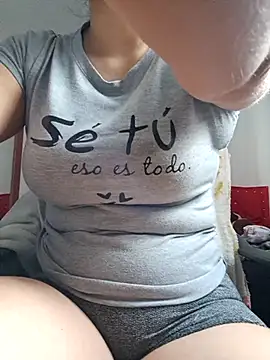 Snapshot of mayhott2 chatting on September 26, 2025, 8:16 pm mayhott2 online show from September 26, 2025, 8:16 pm