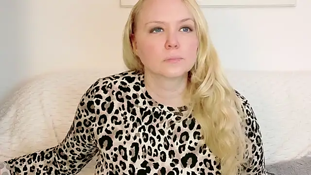 Snapshot of Sarah4you chatting on January 31, 2026, 9:57 pm Sarah4you online show from January 31, 2026, 9:57 pm