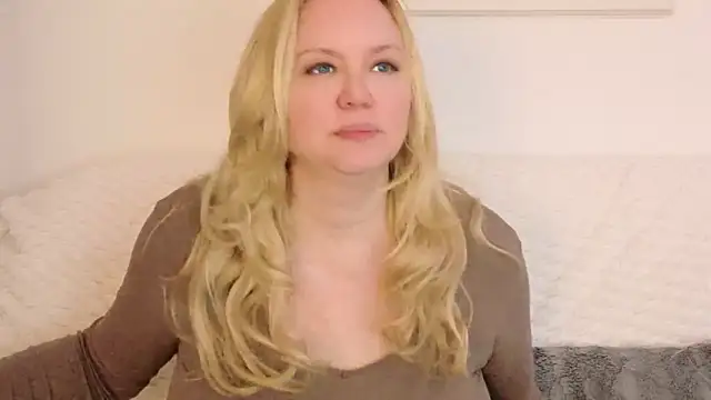 Snapshot of Sarah4you chatting on November 29, 2025, 9:48 pm Sarah4you online show from November 29, 2025, 9:48 pm