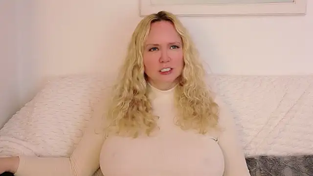 Sarah4you online show from December 1, 2025, 9:48 pm