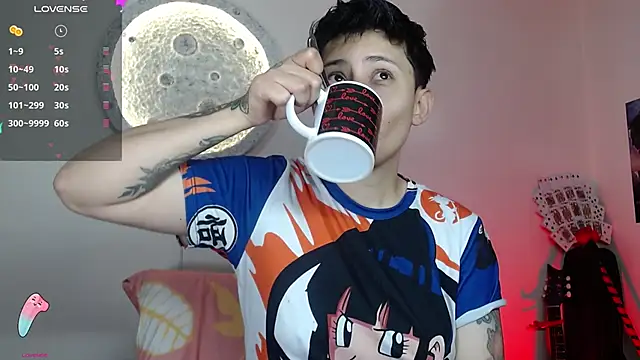 girl intense444 online show from March 11, 2025, 1:12 pm