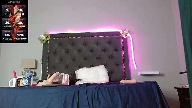 Snapshot of CharlotteLemke chatting on April 14, 2026, 1:16 pm CharlotteLemke online show from April 14, 2026, 1:16 pm