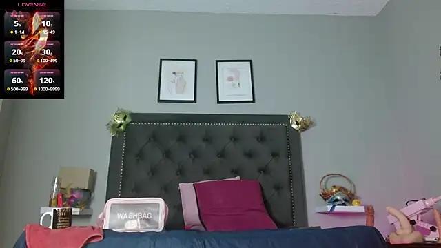 CharlotteLemke online show from October 24, 2025, 12:37 pm