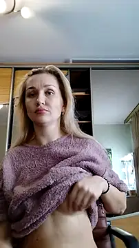 ModelEva online show from November 20, 2025, 11:11 am