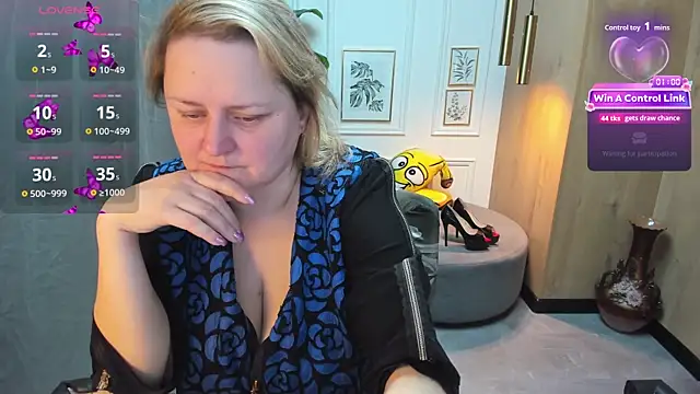 Snapshot of ScarlettSoft chatting on April 4, 2026, 5:36 am ScarlettSoft online show from April 4, 2026, 5:36 am