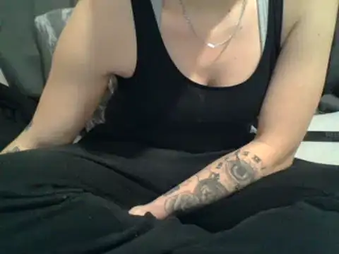 Snapshot of geilmeisje98 chatting on February 5, 2025, 11:17 pm geilmeisje98 online show from February 5, 2025, 11:17 pm