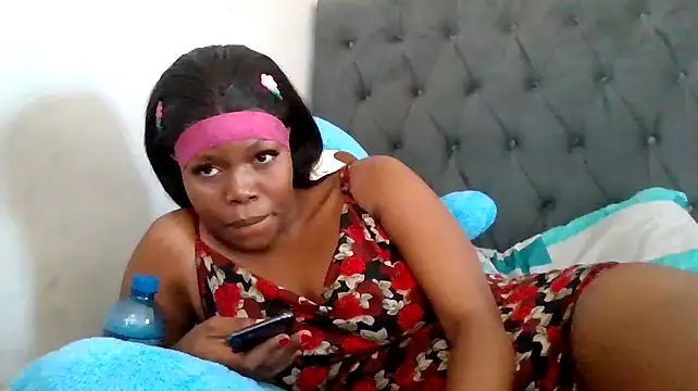 Snapshot of cherryontopy chatting on February 10, 2025, 1:01 pm cherryontopy online show from February 10, 2025, 1:01 pm
