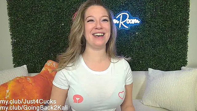 Snapshot of boomboomr00m chatting on February 15, 2026, 8:30 pm boomboomr00m online show from February 15, 2026, 8:30 pm