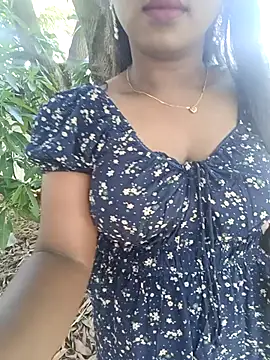 Snapshot of Dhiyapink chatting on November 6, 2025, 5:00 am Dhiyapink online show from November 6, 2025, 5:00 am