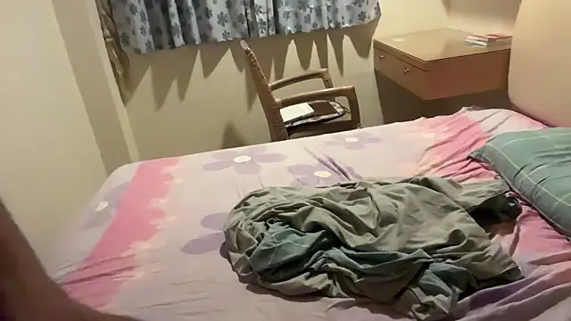 Snapshot of alextang2005 chatting on September 15, 2025, 6:19 pm alextang2005 online show from September 15, 2025, 6:19 pm