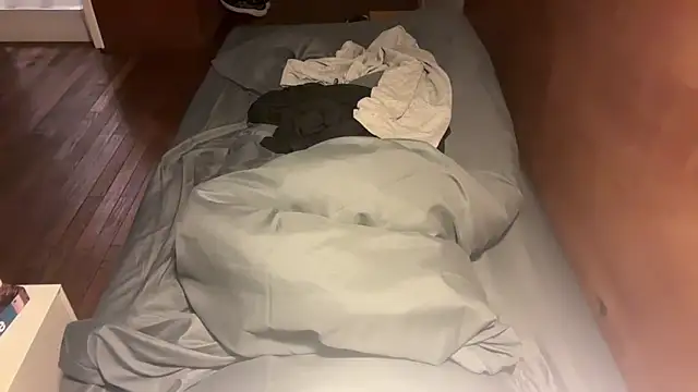 Snapshot of alextang2005 chatting on October 5, 2025, 12:12 am alextang2005 online show from October 5, 2025, 12:12 am