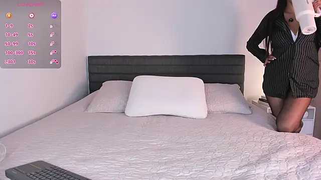 thinysweet online show from February 19, 2026, 12:57 pm