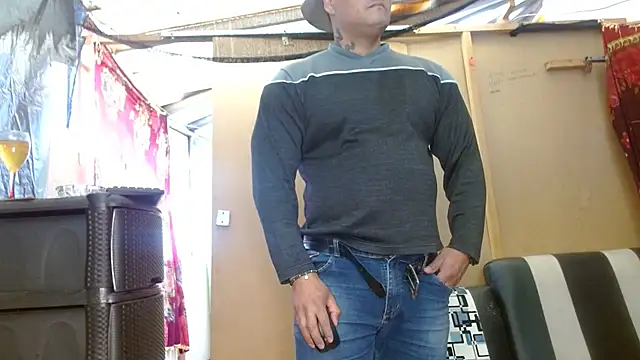 Snapshot of hardrock982 chatting on February 5, 2025, 1:22 pm hardrock982 online show from February 5, 2025, 1:22 pm
