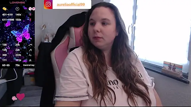 Snapshot of AureliaWinter chatting on January 19, 2026, 10:30 am AureliaWinter online show from January 19, 2026, 10:30 am