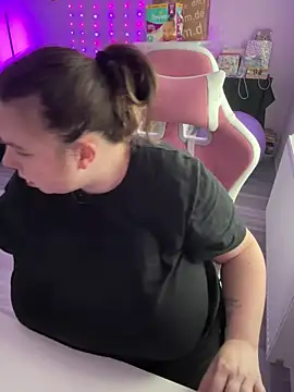 Snapshot of AureliaWinter chatting on February 8, 2026, 9:29 am AureliaWinter online show from February 8, 2026, 9:29 am