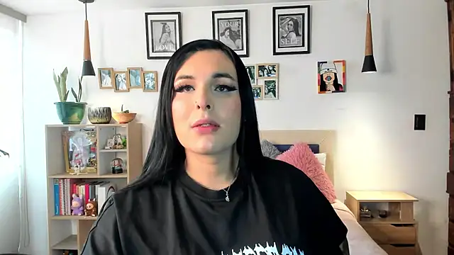 naty pink online show from March 14, 2026, 4:35 pm