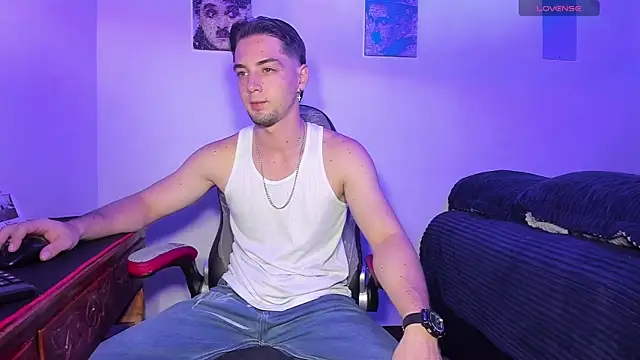 Alex smith00 online show from October 4, 2025, 10:55 pm