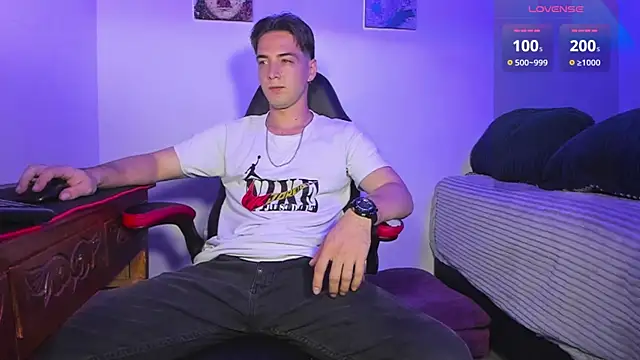 Alex smith00 online show from February 23, 2025, 1:35 am