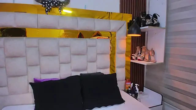 bigass monic online show from March 7, 2025, 2:57 am