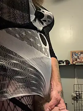 Snapshot of MadMaxxx84 chatting on April 13, 2026, 6:50 am MadMaxxx84 online show from April 13, 2026, 6:50 am