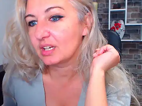 Snapshot of angel_devil_milf chatting on January 31, 2025, 3:22 pm angel devil milf online show from January 31, 2025, 3:22 pm