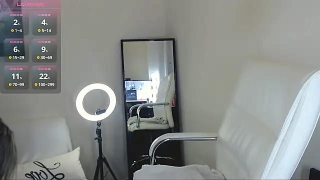 Tilly Eliot online show from March 15, 2025, 5:37 pm