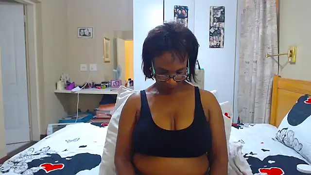 Snapshot of Hotgrannyx chatting on March 6, 2025, 8:09 am Hotgrannyx online show from March 6, 2025, 8:09 am