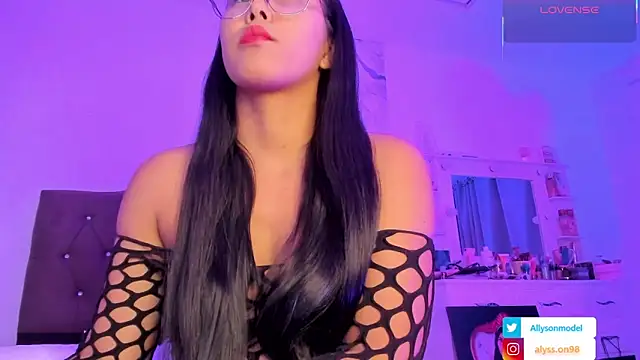 alysson 18 online show from May 15, 2026, 1:25 am
