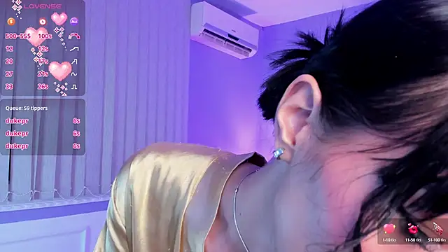 MaddyWattson online show from December 19, 2024, 1:18 am