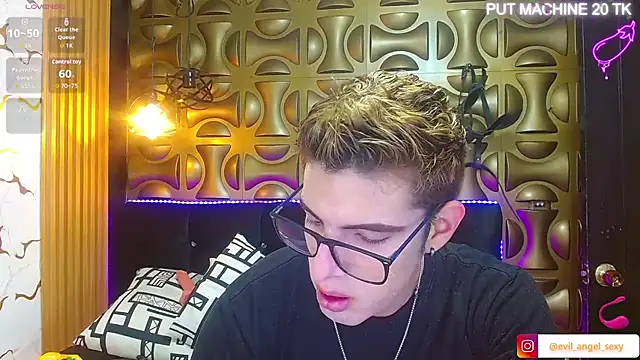 angel sexyevil online show from December 3, 2025, 12:26 pm