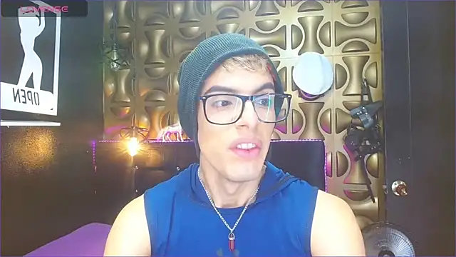Snapshot of angel_sexyevil chatting on March 8, 2025, 12:20 pm angel sexyevil online show from March 8, 2025, 12:20 pm