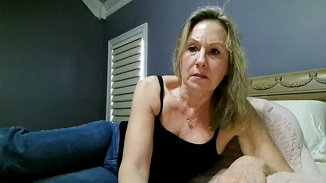 Snapshot of Lisaisluscious chatting on April 18, 2026, 2:30 pm Lisaisluscious online show from April 18, 2026, 2:30 pm