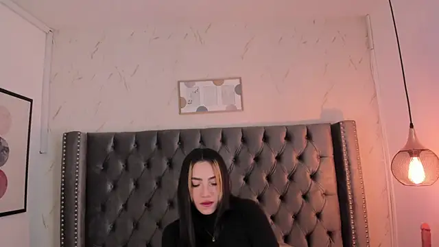 Kim Blane online show from December 3, 2025, 3:40 am