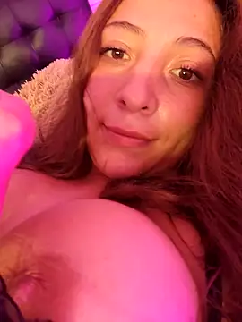 Snapshot of VickyHoult chatting on January 31, 2025, 12:39 am VickyHoult online show from January 31, 2025, 12:39 am