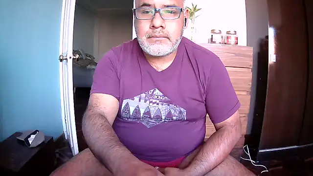 Snapshot of PhillDrake11 chatting on June 21, 2026, 5:52 pm PhillDrake11 online show from June 21, 2026, 5:52 pm