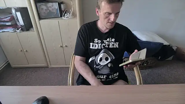 Snapshot of marcomitt14 chatting on September 19, 2025, 3:38 pm marcomitt14 online show from September 19, 2025, 3:38 pm