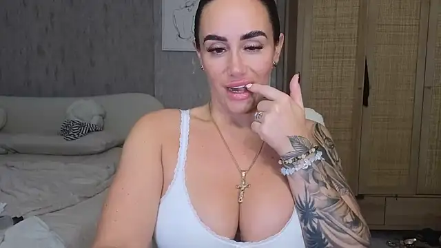 LibbyLoveHeartx online show from October 3, 2025, 6:26 am