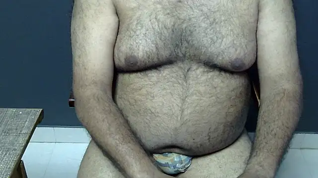Snapshot of hairysubcub_70 chatting on March 2, 2025, 10:16 am hairysubcub 70 online show from March 2, 2025, 10:16 am