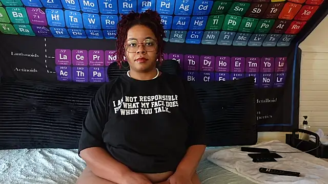 -khayaparker online show from April 25, 2026, 4:04 pm