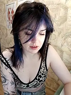 LazyTanukii online show from November 7, 2025, 6:51 am