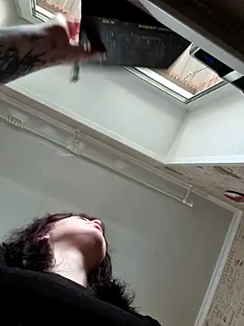 LazyTanukii online show from March 26, 2026, 8:01 am