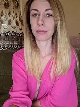 Snapshot of MissisMilk chatting on February 17, 2025, 10:07 am MissisMilk online show from February 17, 2025, 10:07 am