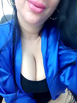 Snapshot of Queen_sousou chatting on January 26, 2025, 12:43 pm Queen sousou online show from January 26, 2025, 12:43 pm